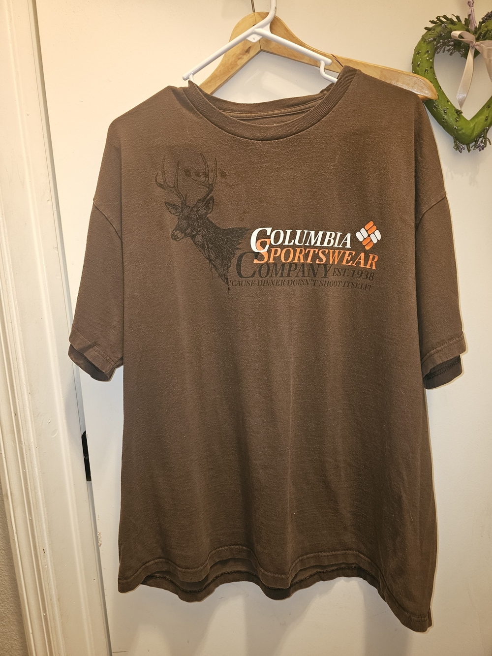 Columbia Sportswear Men's Brown Graphic T-shirt Deer Hunting Tea Size LG